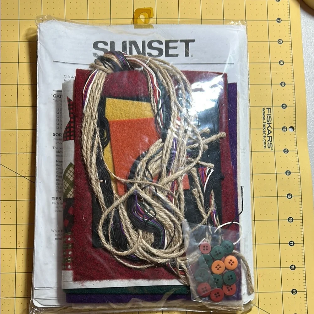Sunset Snow Family Garland Kit - Festive Red and White